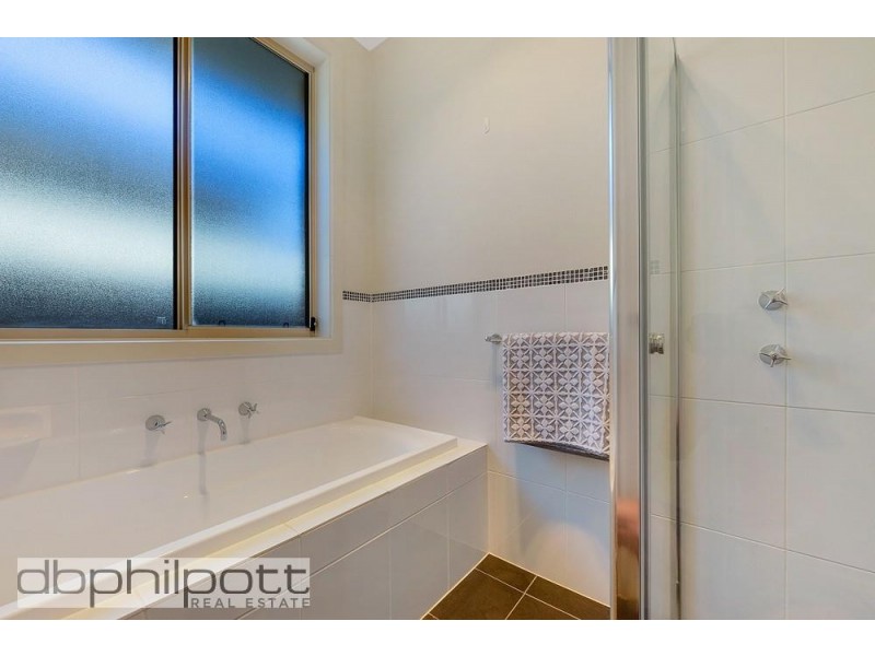 32A East Avenue, Northfield SA 5085