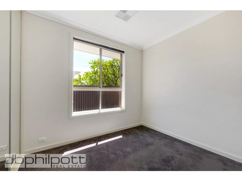 32A East Avenue, Northfield SA 5085