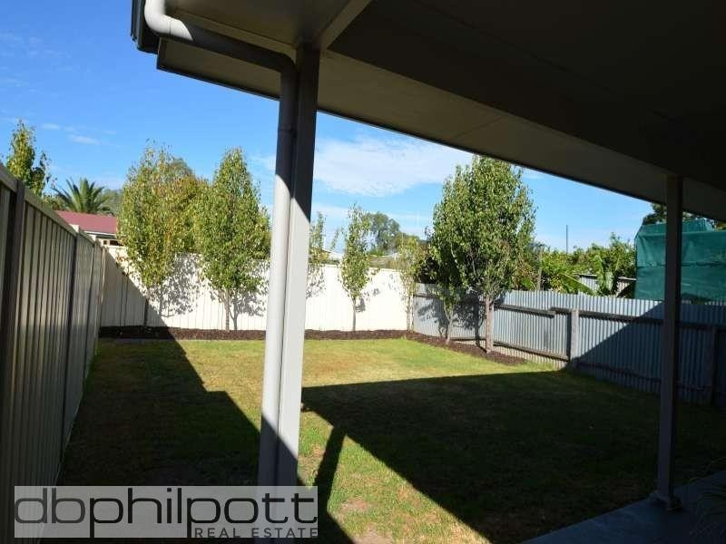 32A East Avenue, Northfield SA 5085