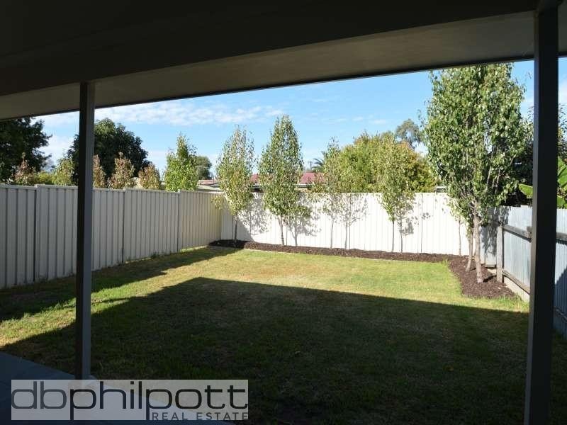 32A East Avenue, Northfield SA 5085