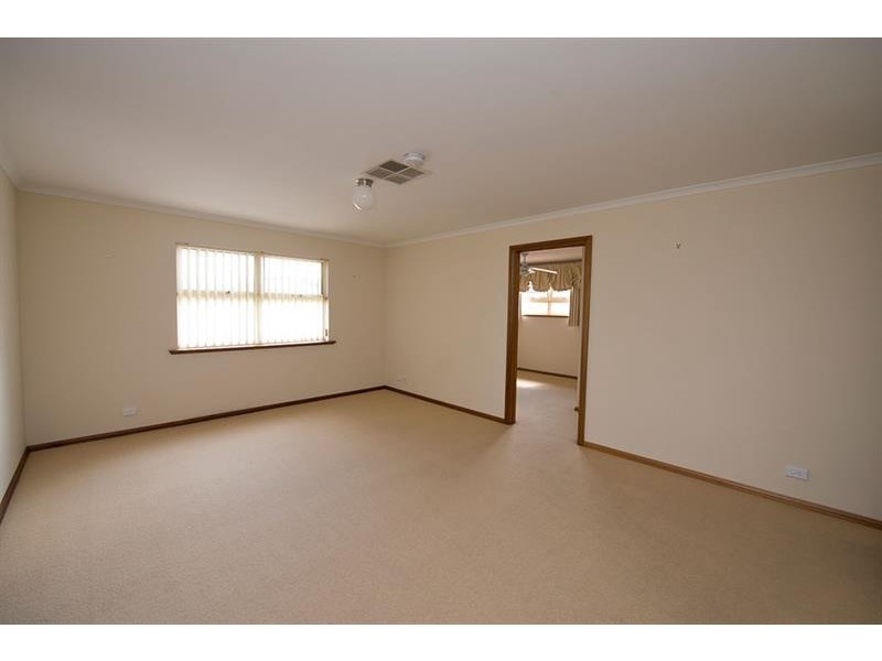 3 Grenada Ct, Mawson Lakes SA 5095
