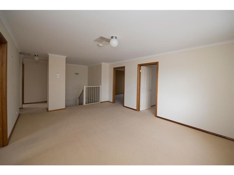 3 Grenada Ct, Mawson Lakes SA 5095