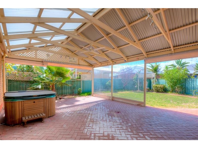 3 Grenada Ct, Mawson Lakes SA 5095