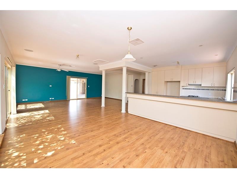 3 Grenada Ct, Mawson Lakes SA 5095