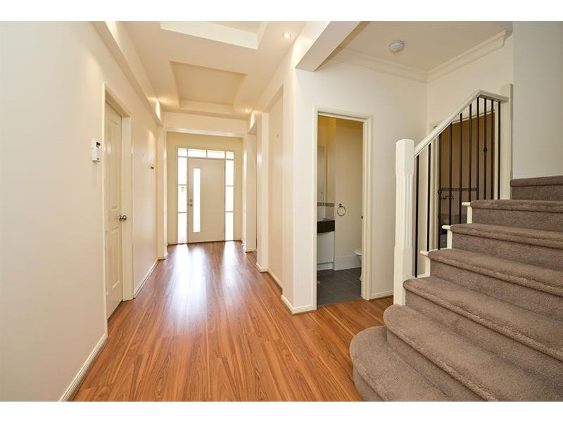 5 Grenada Ct, Mawson Lakes SA 5095