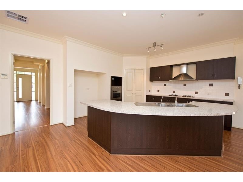 5 Grenada Ct, Mawson Lakes SA 5095