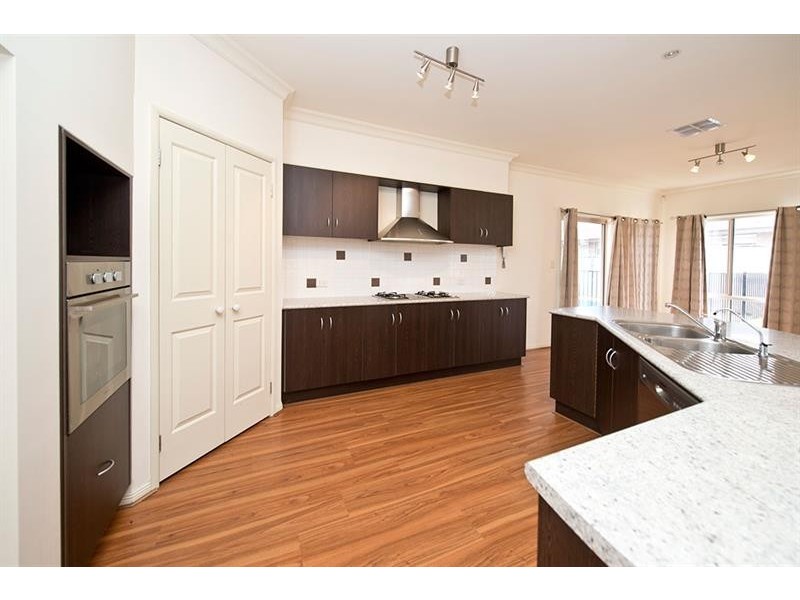 5 Grenada Ct, Mawson Lakes SA 5095