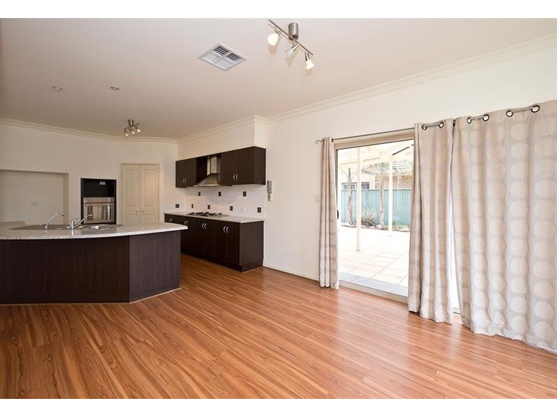 5 Grenada Ct, Mawson Lakes SA 5095