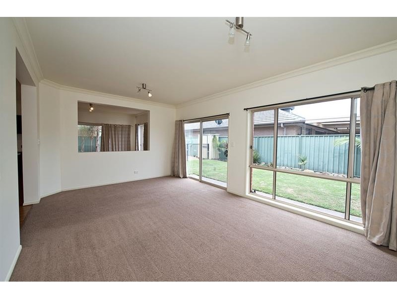 5 Grenada Ct, Mawson Lakes SA 5095