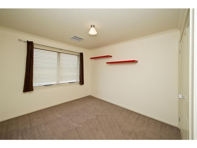 5 Grenada Ct, Mawson Lakes SA 5095