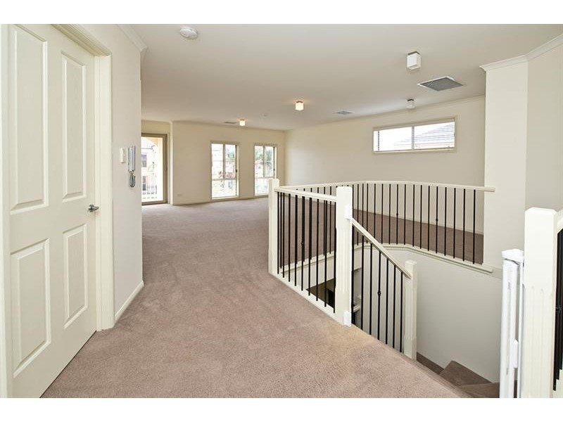 5 Grenada Ct, Mawson Lakes SA 5095