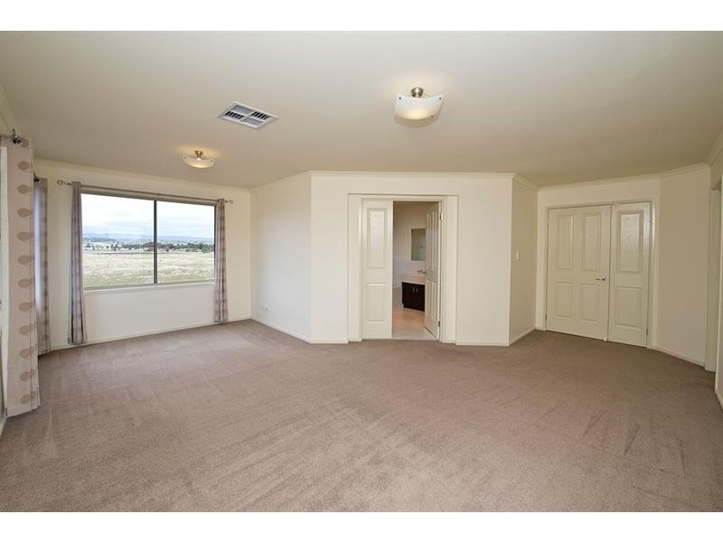 5 Grenada Ct, Mawson Lakes SA 5095