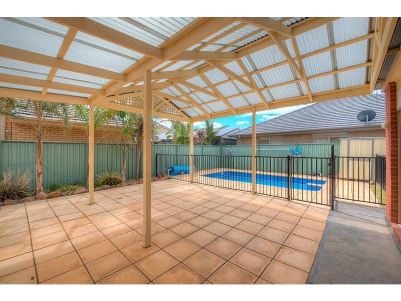 5 Grenada Ct, Mawson Lakes SA 5095