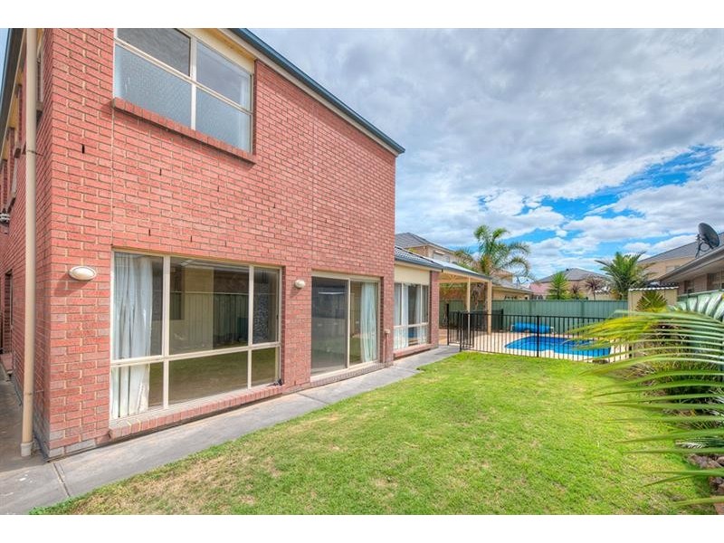 5 Grenada Ct, Mawson Lakes SA 5095