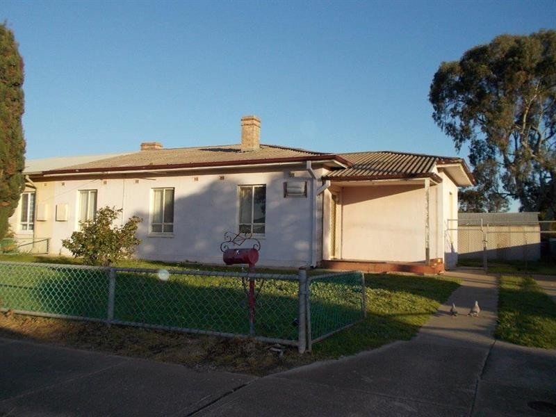 9 La Trobe St, Blair Athol SA 5084