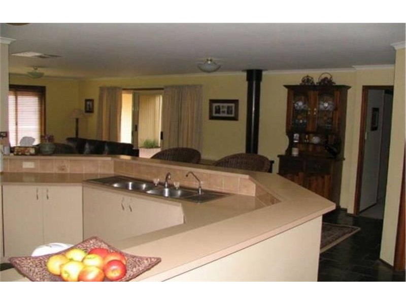 5 Lyn Ct, Wynn Vale SA 5127