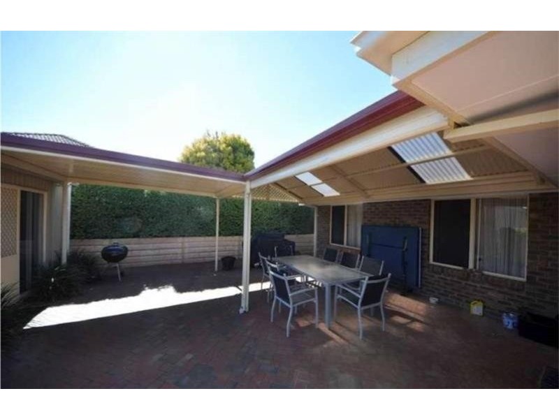 5 Lyn Ct, Wynn Vale SA 5127