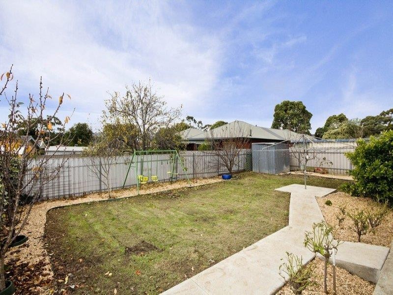 11 Padbury Rd, Gilles Plains SA 5086