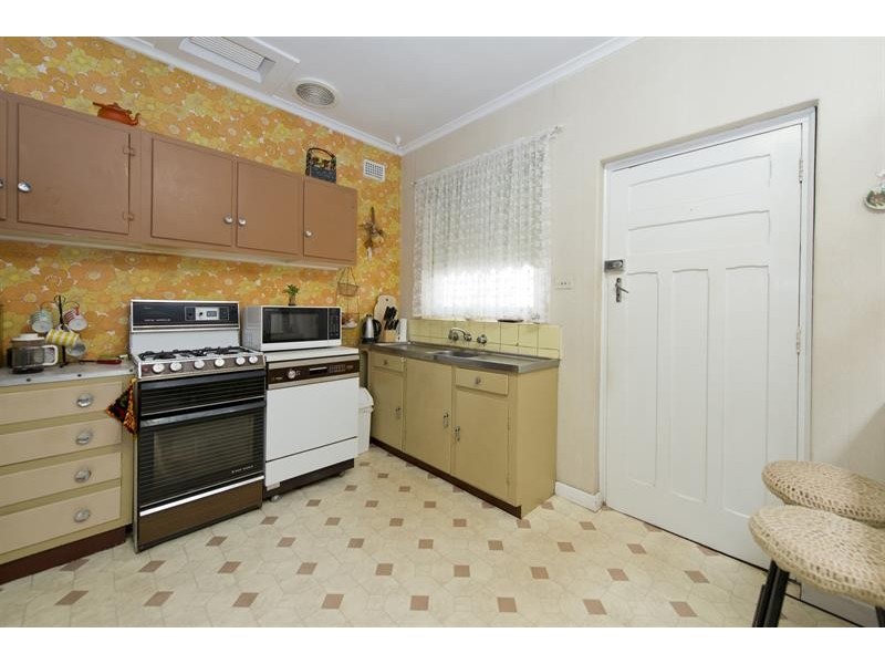 98 Collins St, Clearview SA 5085