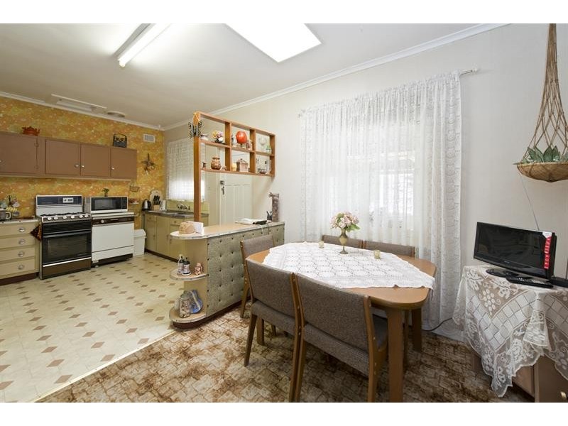 98 Collins St, Clearview SA 5085