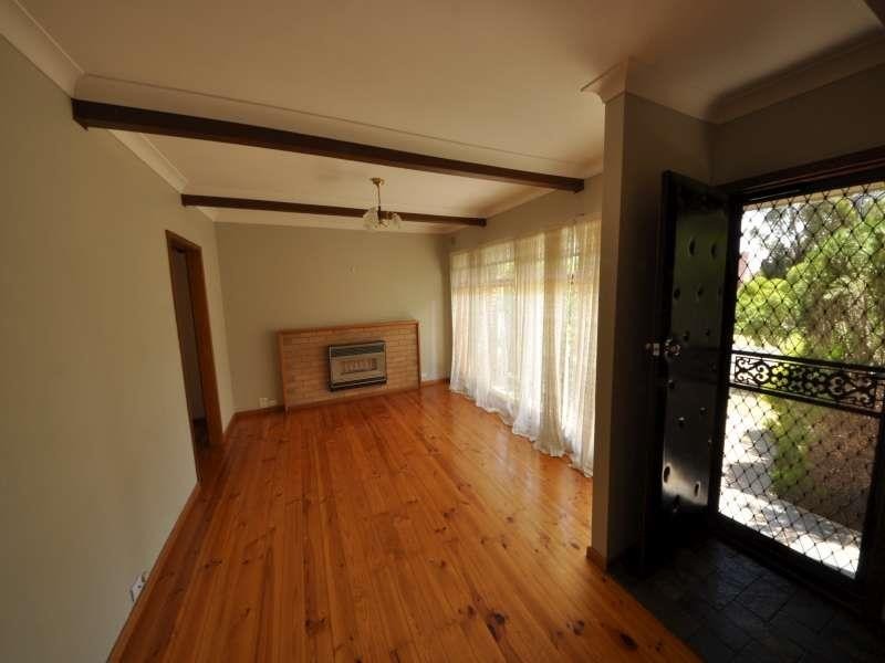 1 Rex Ave, Gilles Plains SA 5086