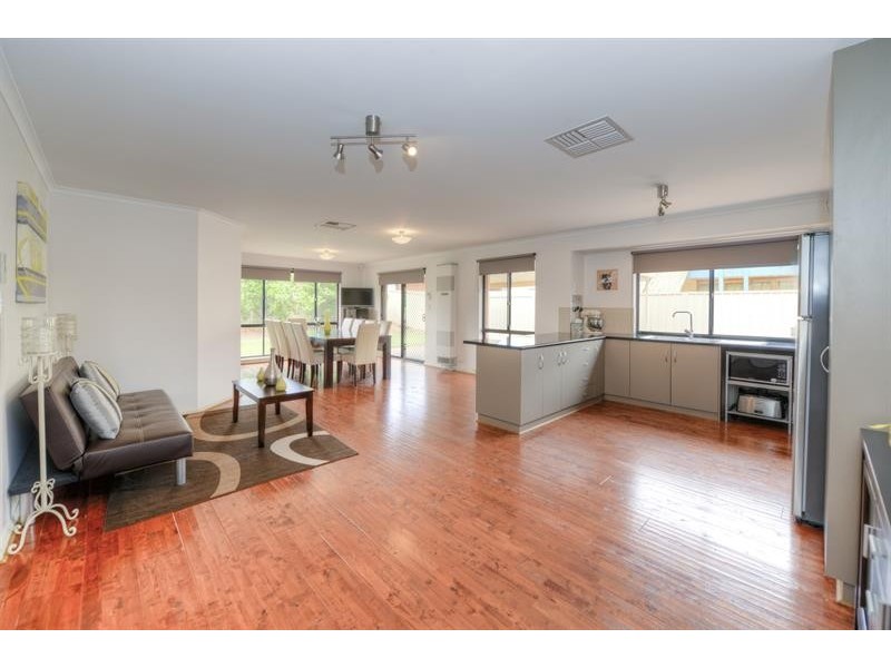42 Peerless Rd, Munno Para West SA 5115