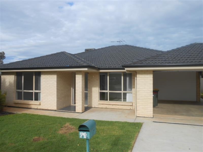 17 Carmine Ct, Parafield Gardens SA 5107