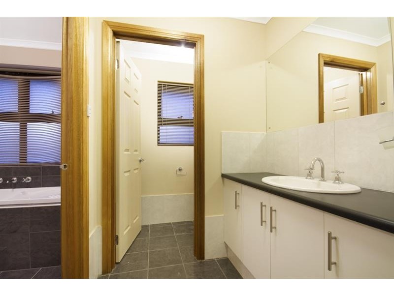 9 Harvey  Cct, Mawson Lakes SA 5095