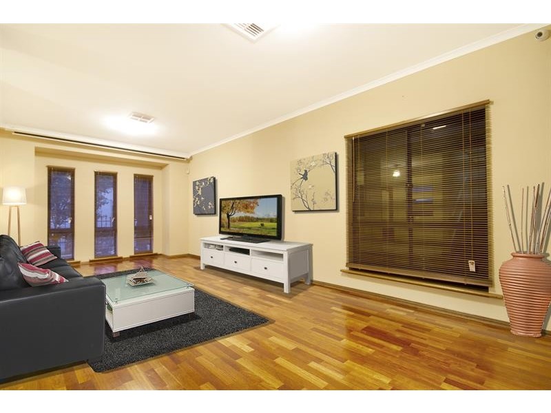 9 Harvey  Cct, Mawson Lakes SA 5095