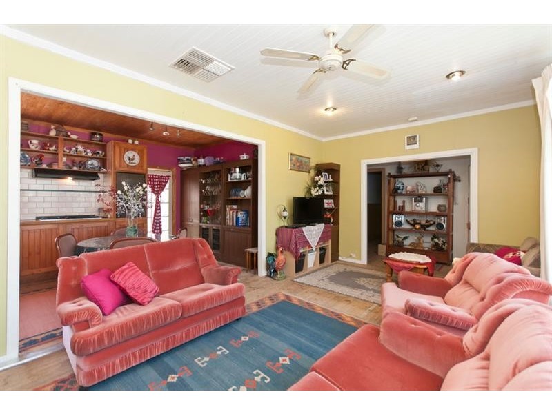 2 Chaplin Ave, Hillcrest SA 5086