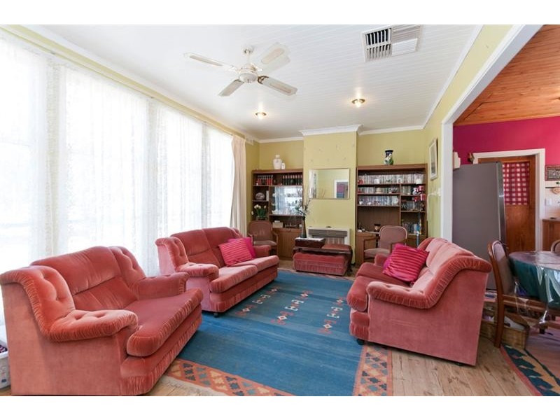 2 Chaplin Ave, Hillcrest SA 5086