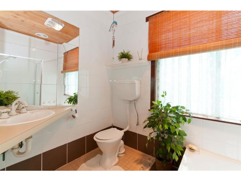 2 Chaplin Ave, Hillcrest SA 5086