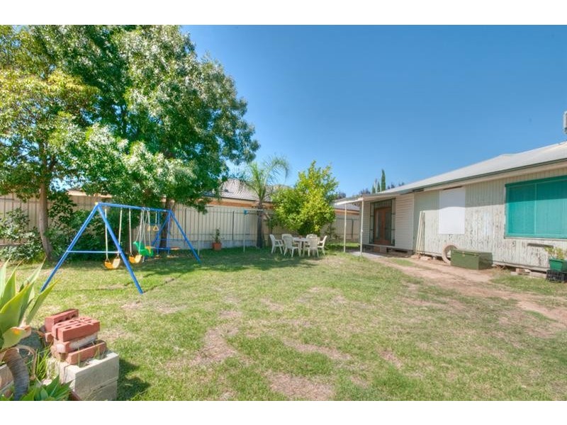 2 Chaplin Ave, Hillcrest SA 5086