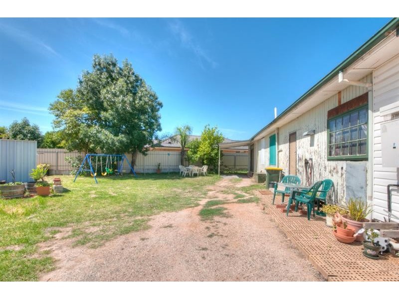 2 Chaplin Ave, Hillcrest SA 5086
