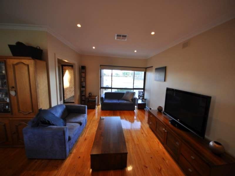 9 Beachway Ave, Semaphore Park SA 5019