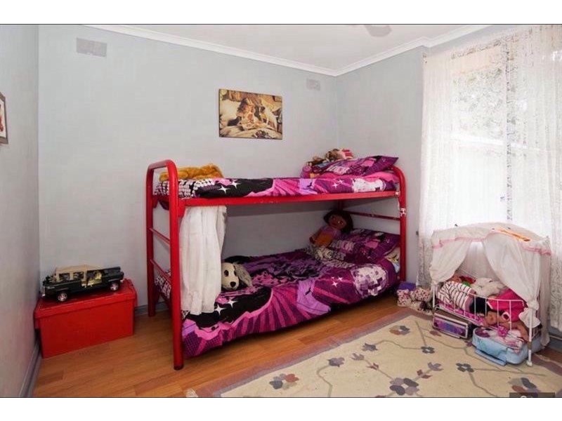 10 Kerrison Ave, Ridgehaven SA 5097