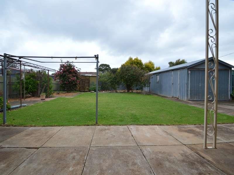 10 Munro Ave, Sefton Park SA 5083