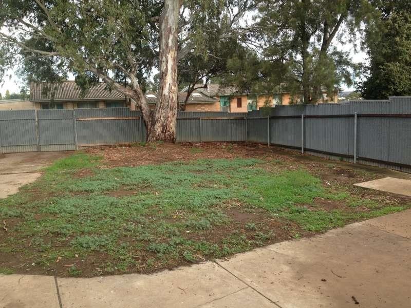 27 Walton Ave, Clearview SA 5085