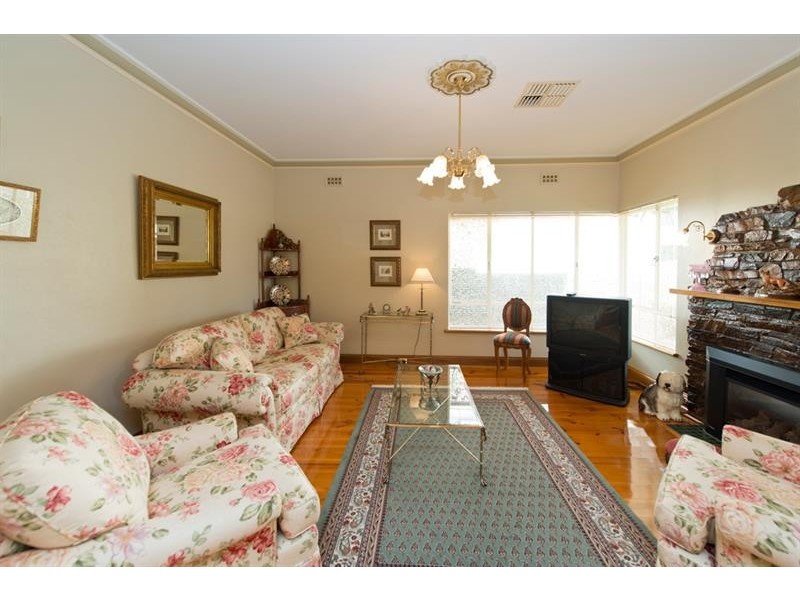 107 Churchill Rd, Prospect SA 5082