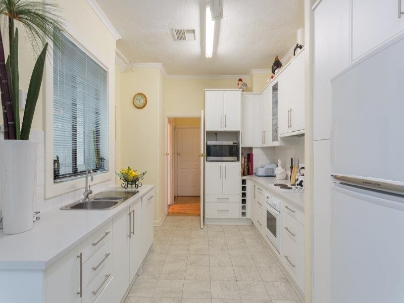 5 Somerset Ave, Clearview SA 5085