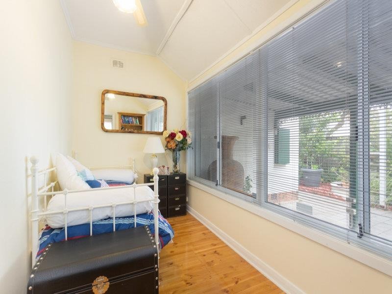 5 Somerset Ave, Clearview SA 5085