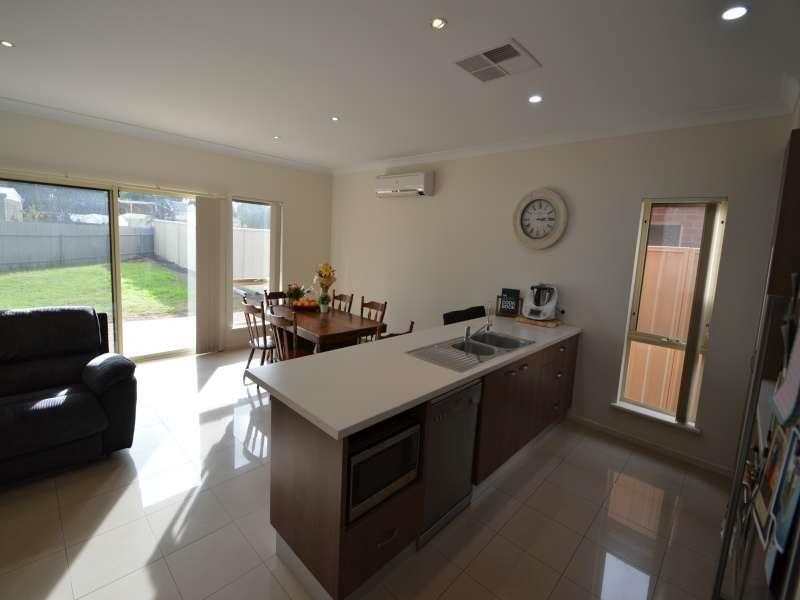 38 Ramsay St, Hillcrest SA 5086