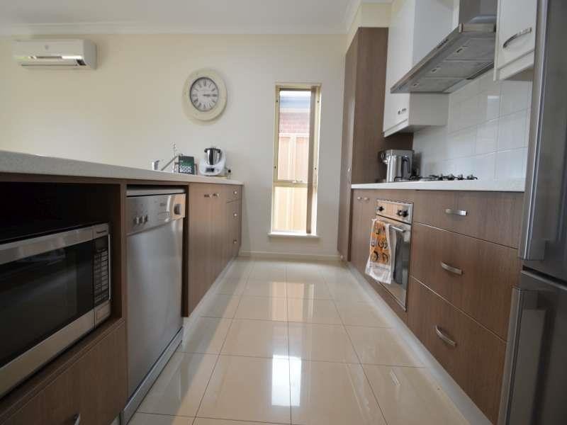 38 Ramsay St, Hillcrest SA 5086