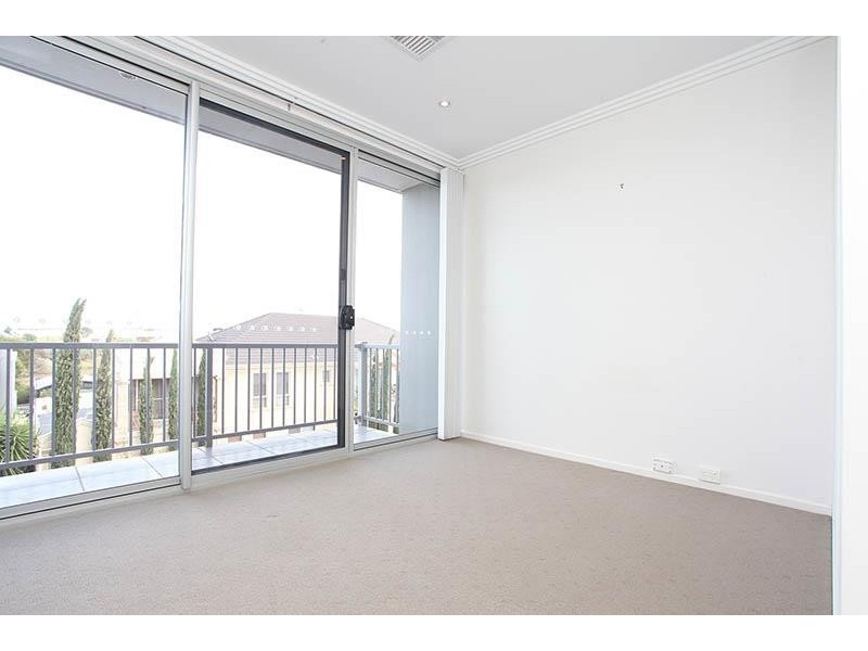 3 Azores Ct, Mawson Lakes SA 5095