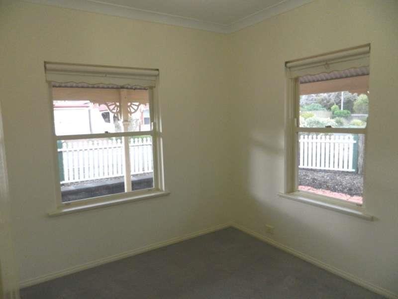 21 Chatswood Gr, Golden Grove SA 5125