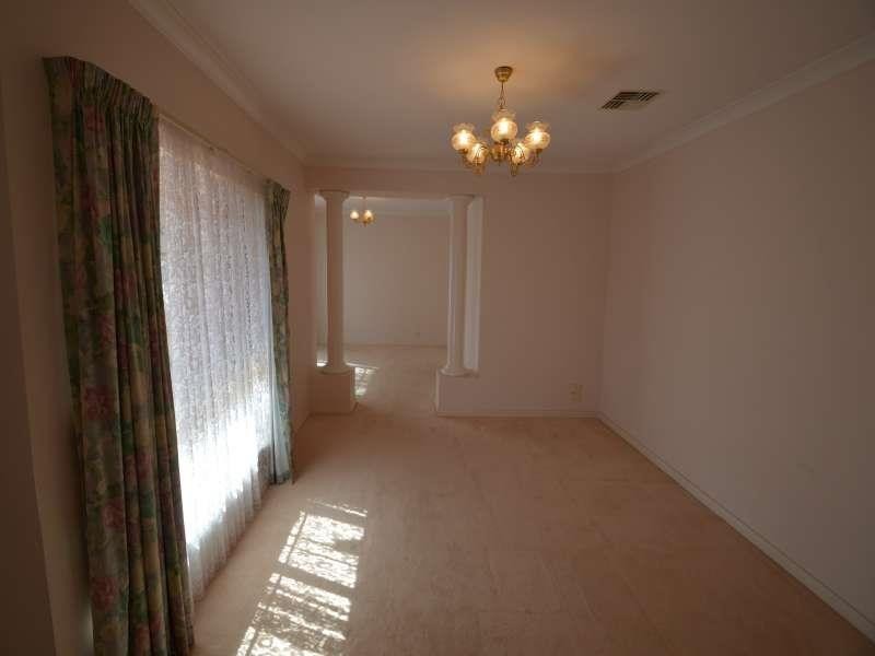 1 Derwent Avenue, Rostrevor SA 5073