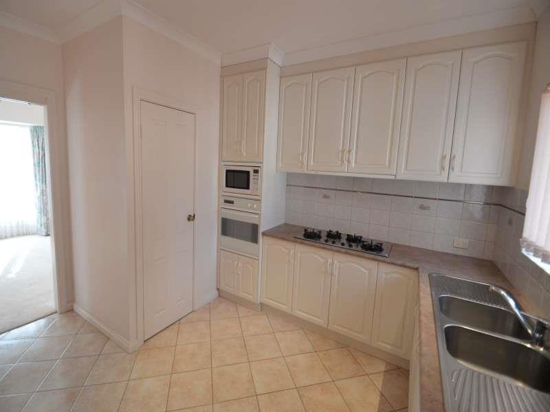 1 Derwent Avenue, Rostrevor SA 5073