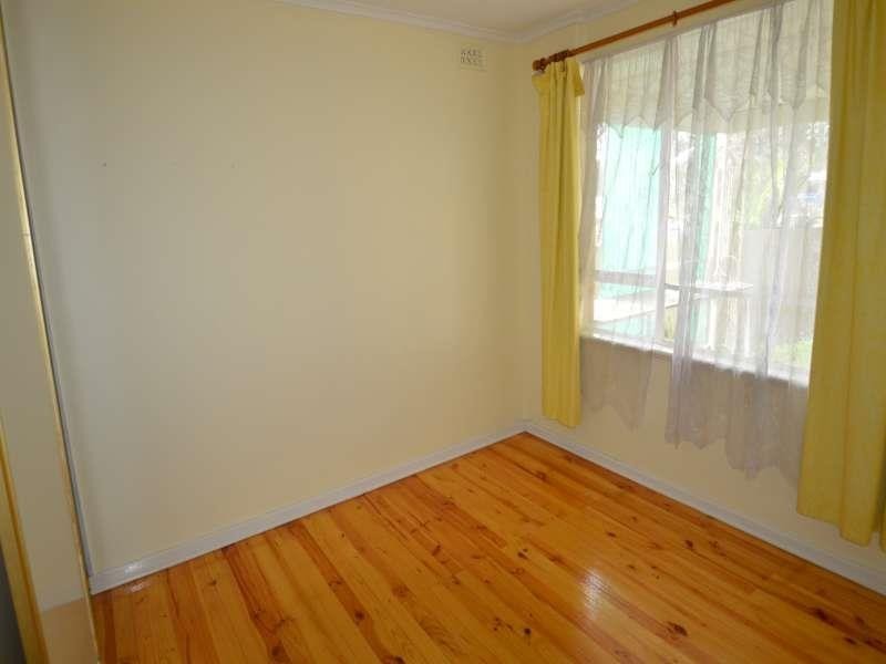 13 Bolton Rd, Para Hills SA 5096