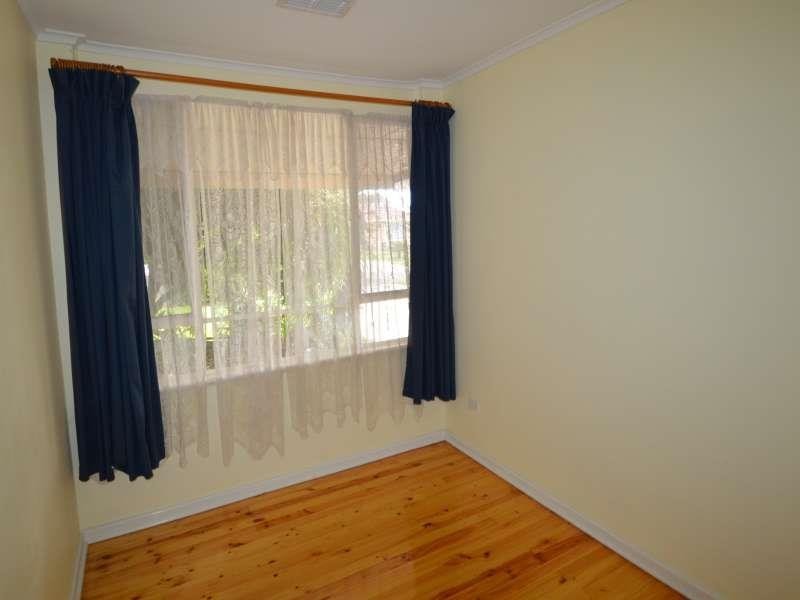 13 Bolton Rd, Para Hills SA 5096