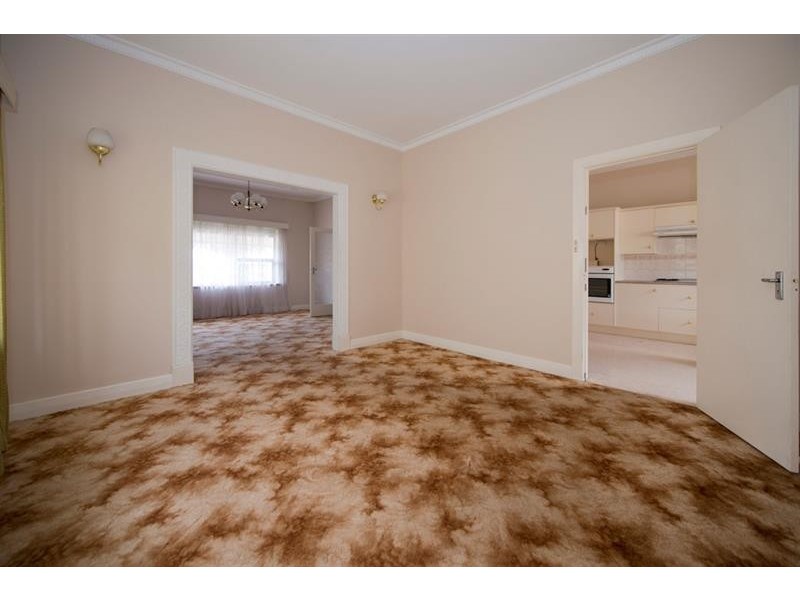 33 The Parade -, Blair Athol SA 5084